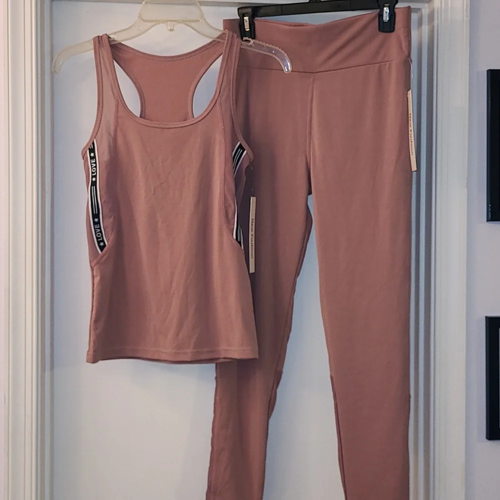 Active wear - Picture 5 of 6